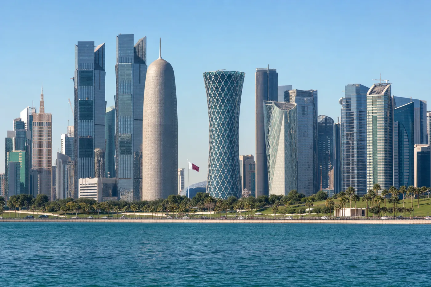 Qatar – tunnettu maamerkki ja maan lippu